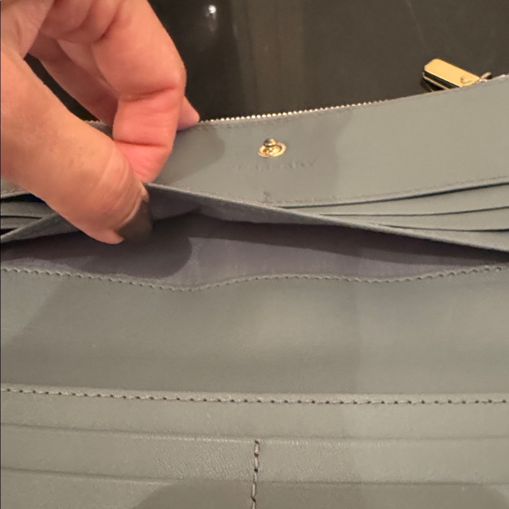 Burberry Grey Leather and patent Leather wallet in pristine condition - Picture 5 of 7